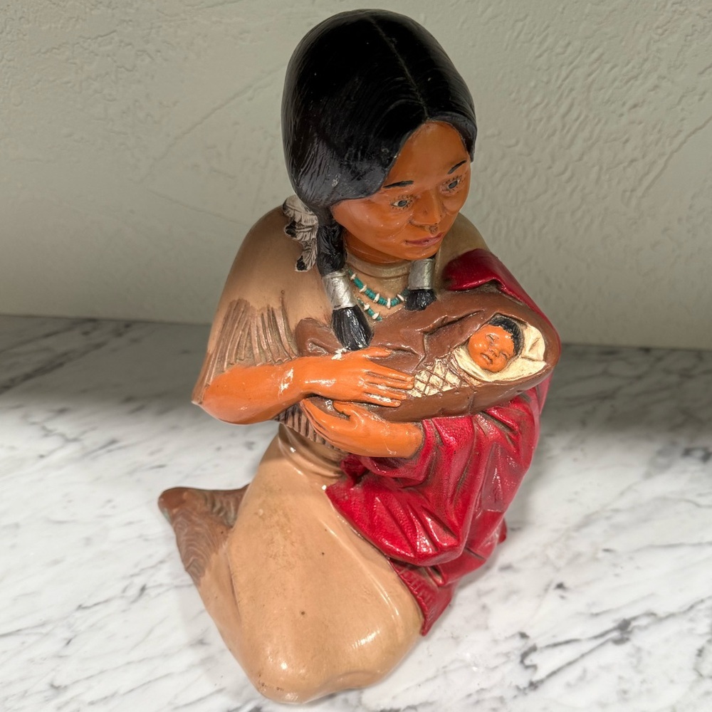 Vintage Native American Indian Women & Baby Byron Molds 1982 Decor Retro 10.5” H - Picture 5 of 7